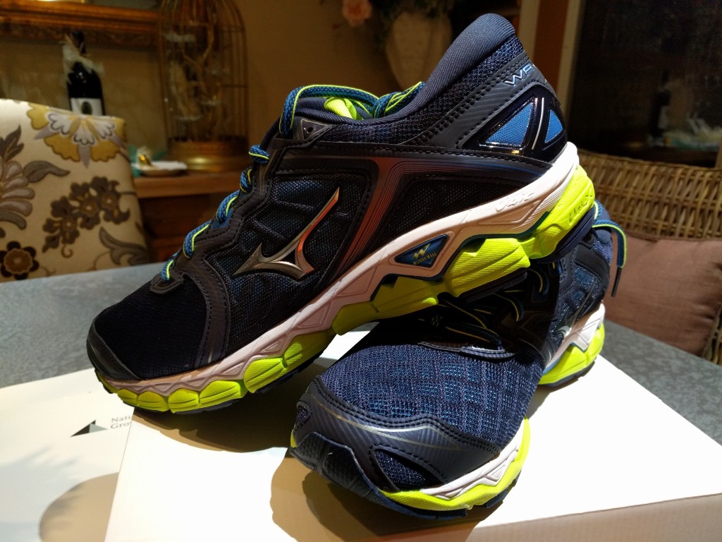 Mizuno Wave Sky 